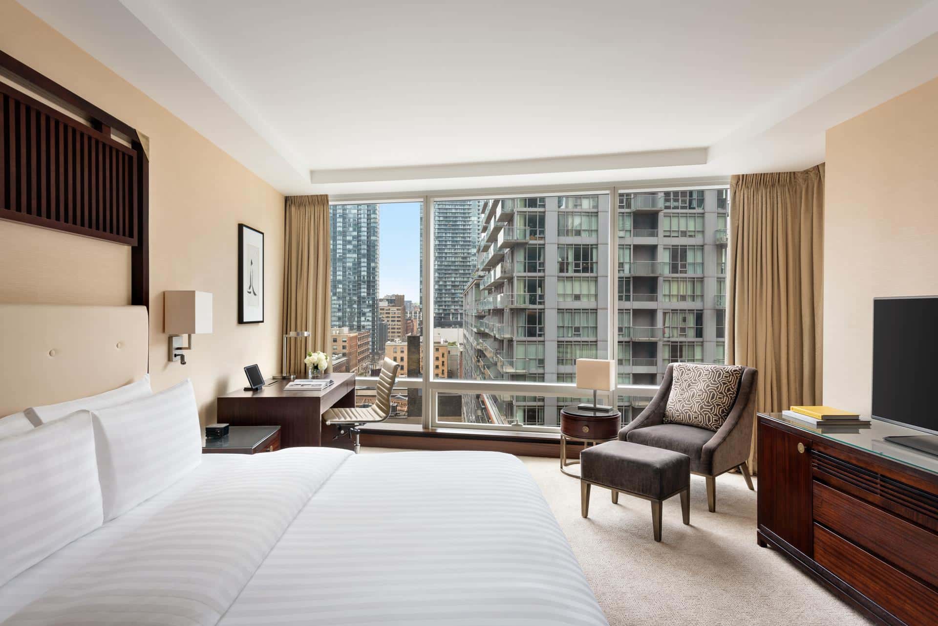 Shangri-La Toronto - 4