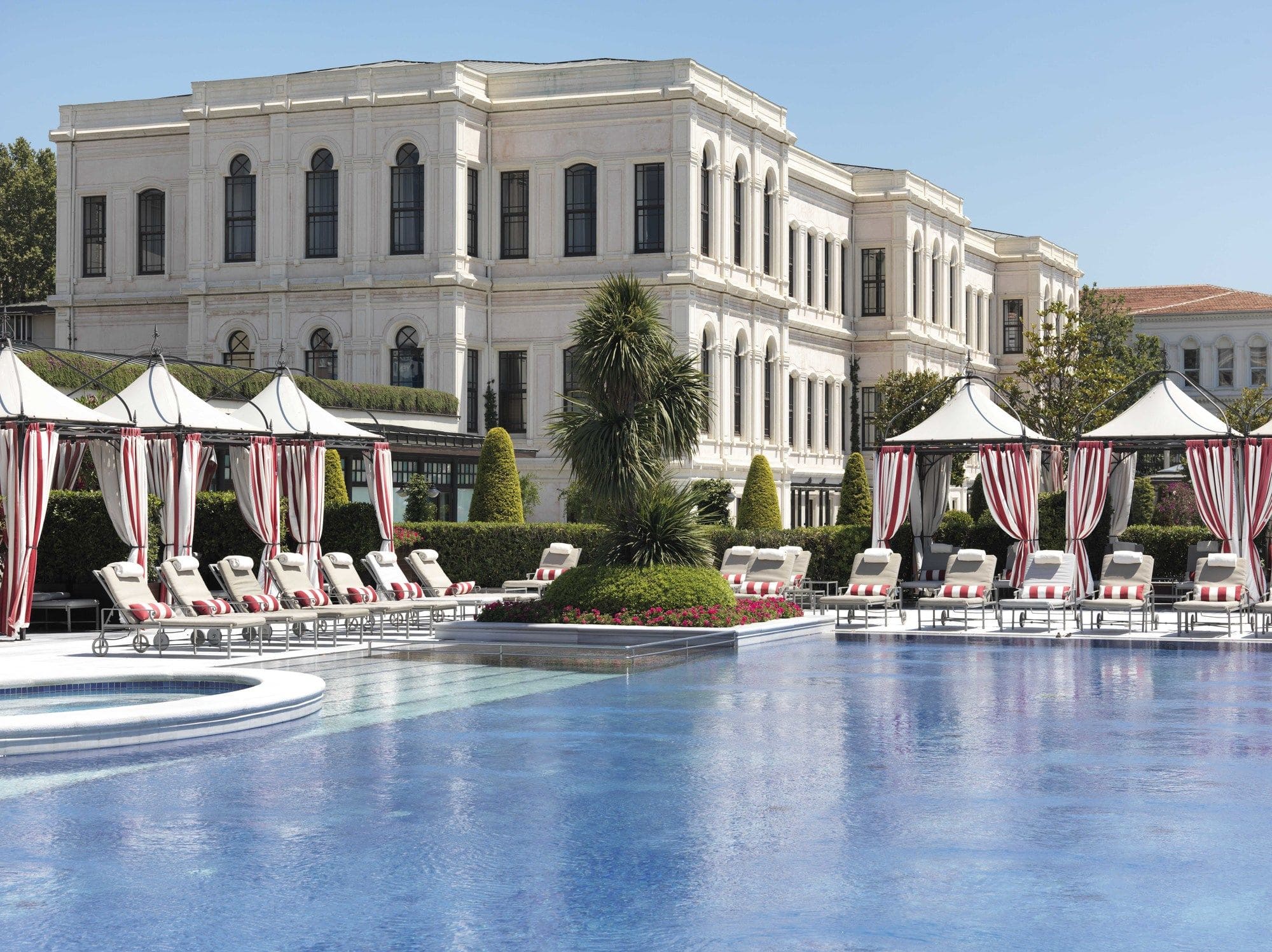 Four Seasons Hotel Istanbul At The Bosphorus - 3