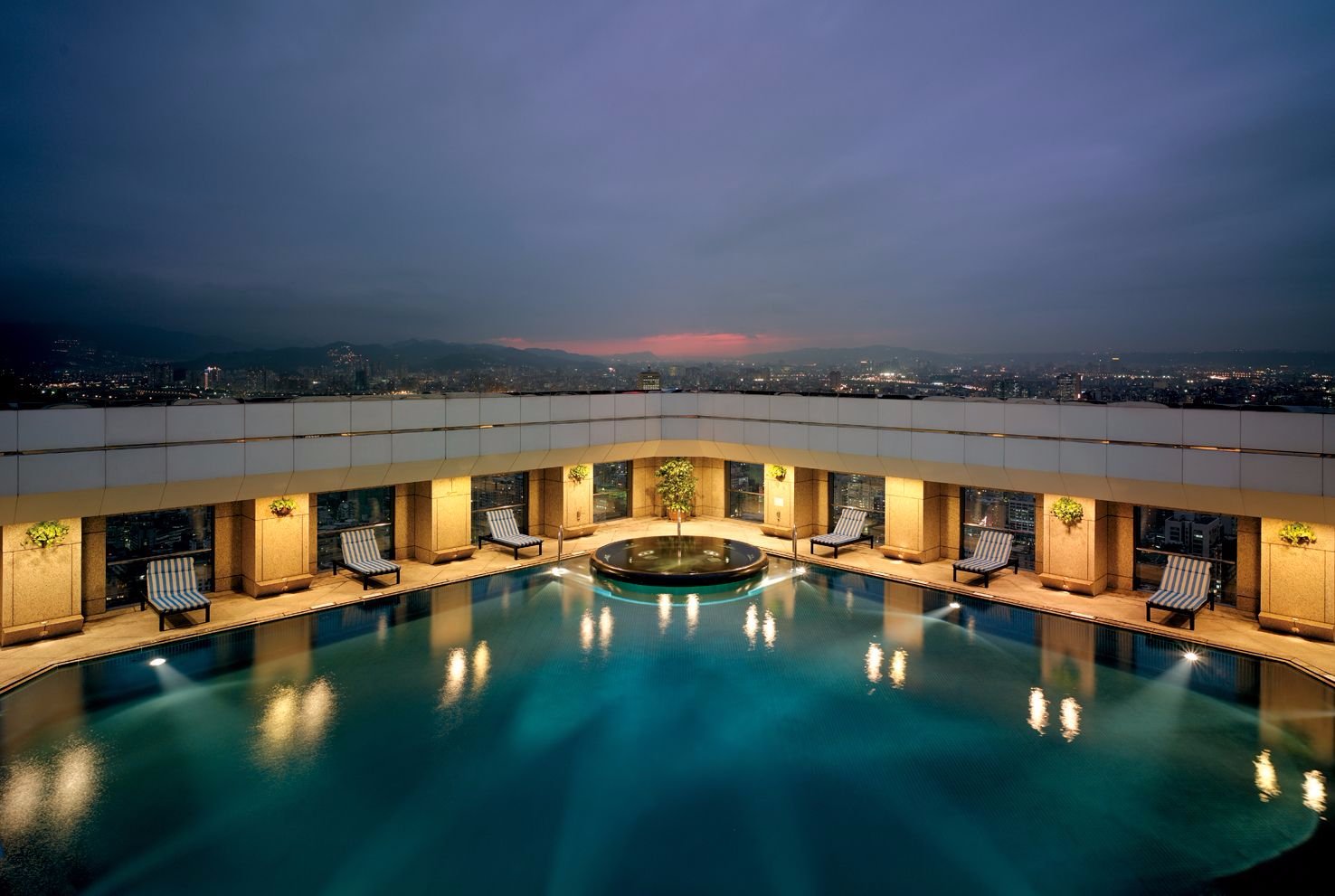 Shangri La Far Eastern Plaza - 3