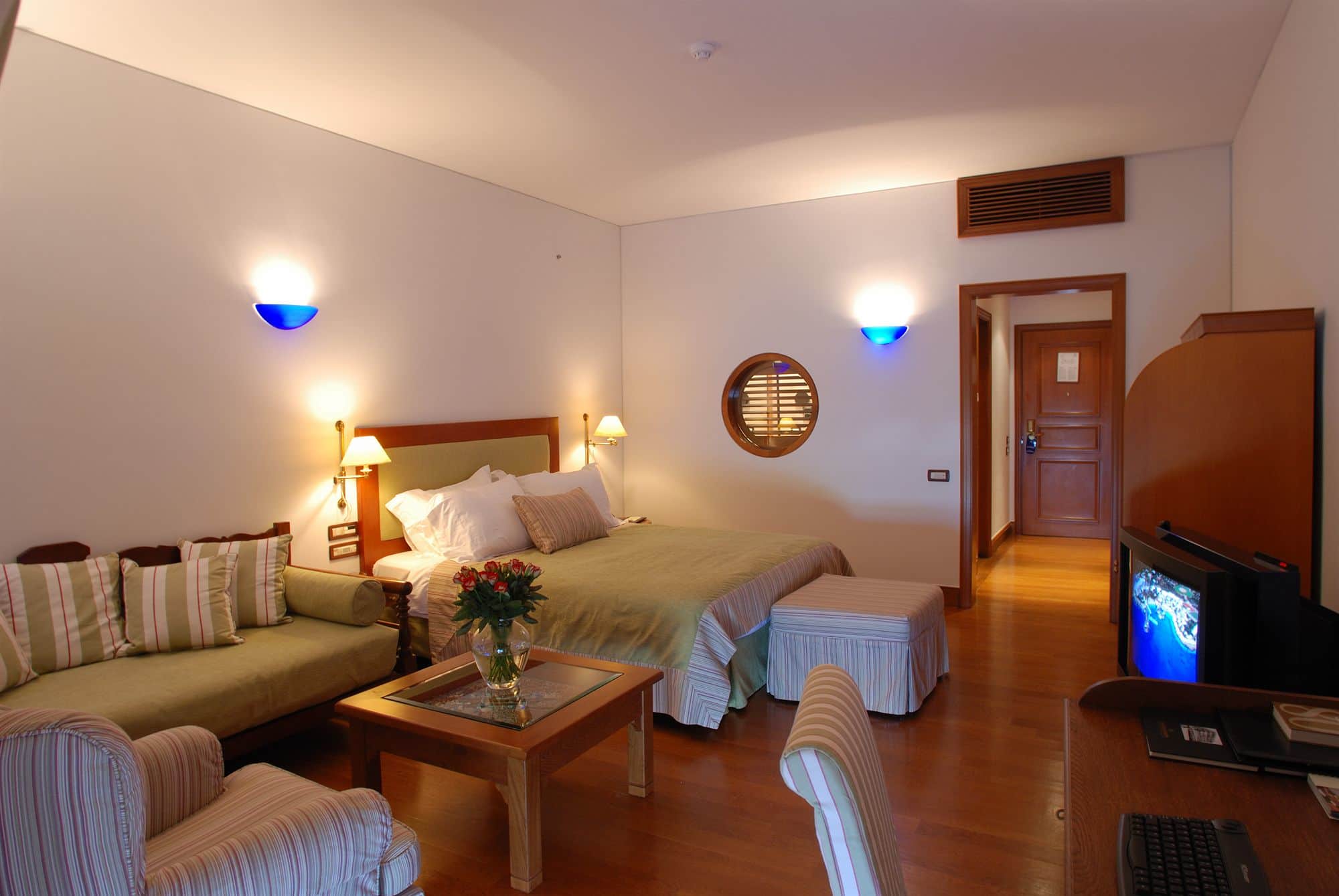 Elounda Beach Hotel And Villas
