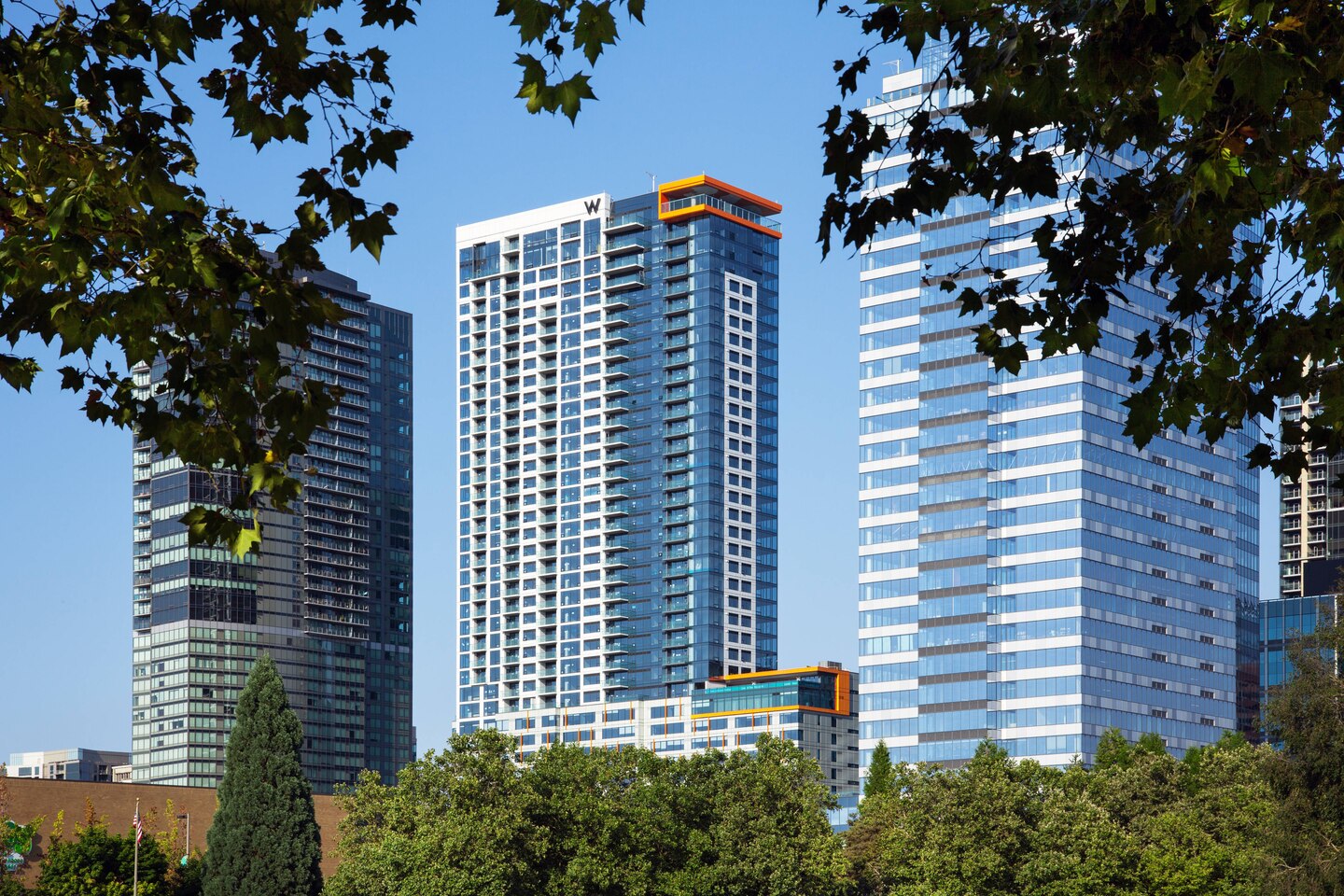 W Bellevue - 2