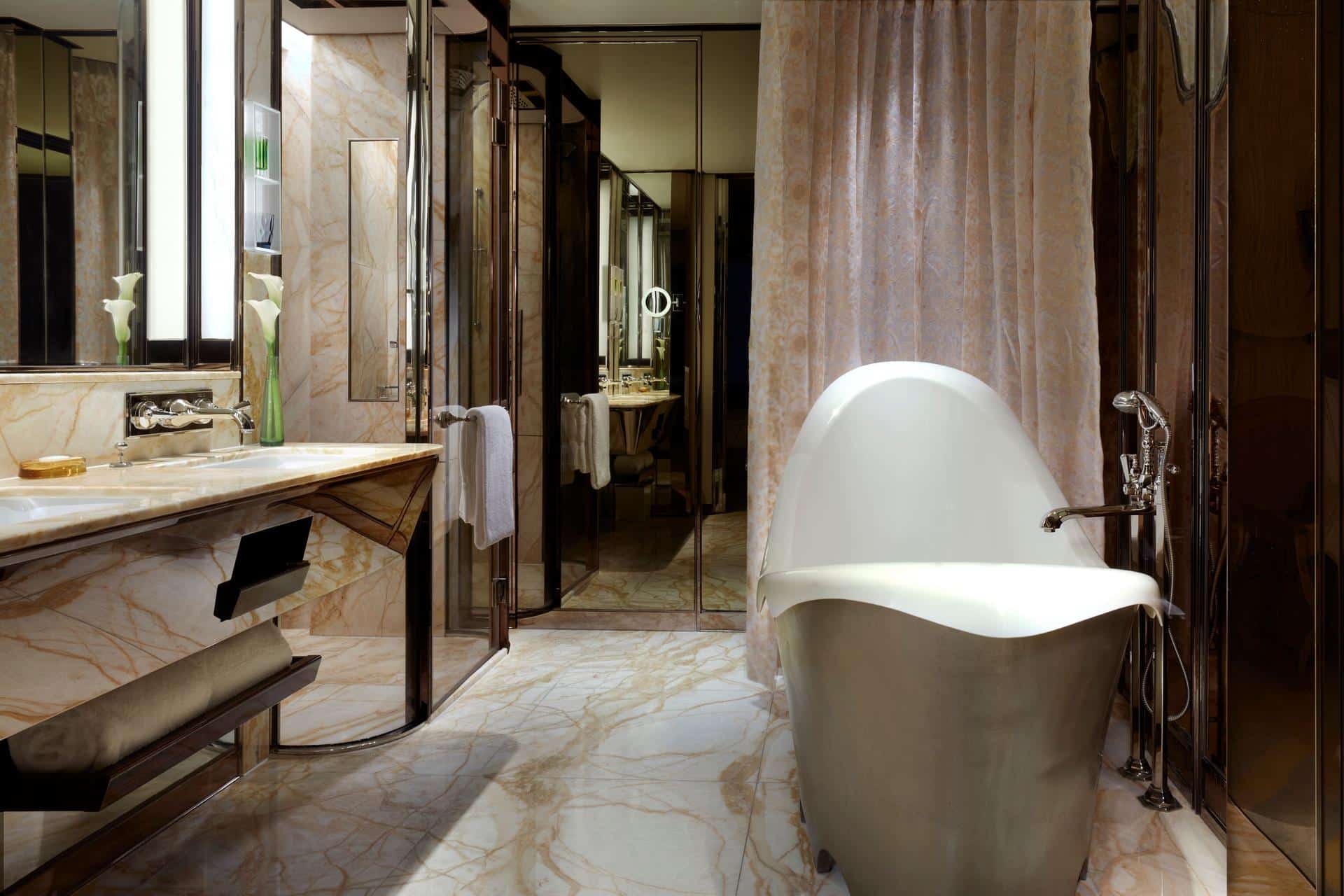 The Ritz-Carlton Shanghai, Pudong - 2