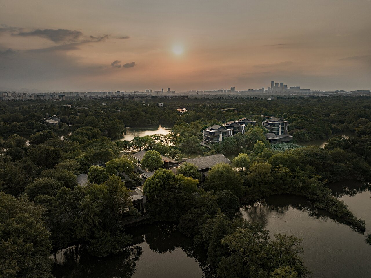 Muh Shoou Xixi Hotel - 1