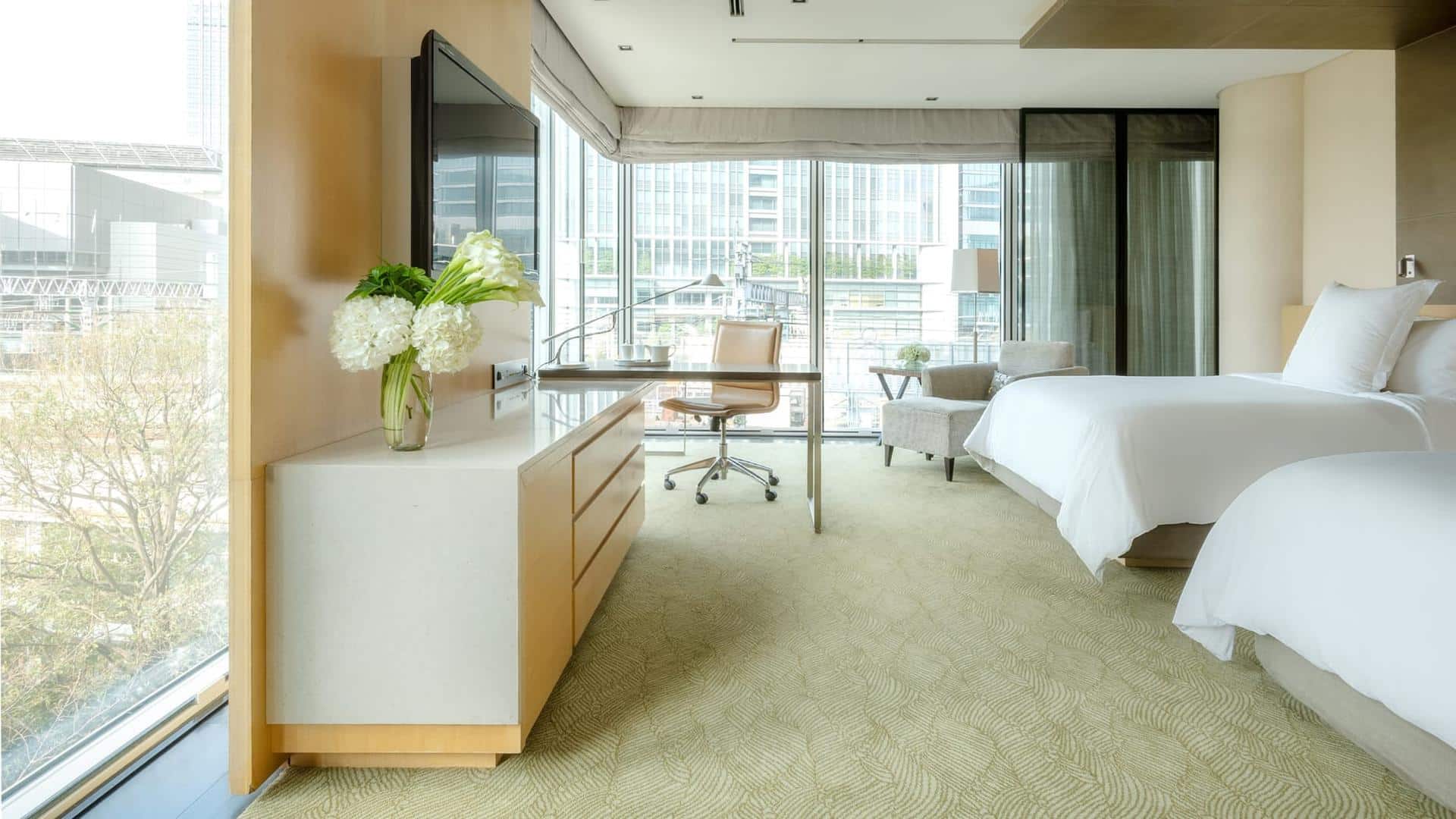 Four Seasons Hotel Tokyo at Marunouchi - 4