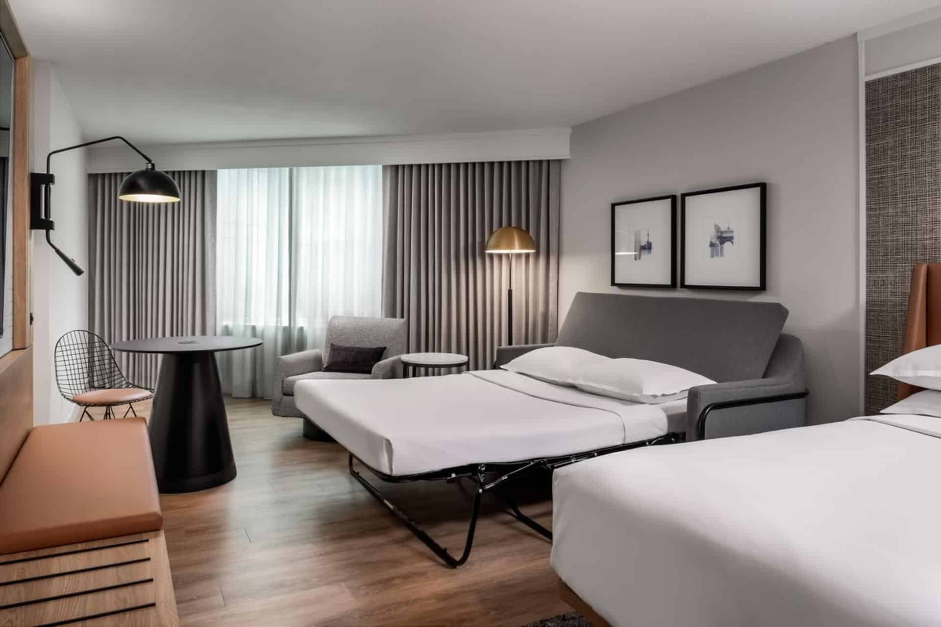Sheraton Gateway Hotel in Toronto International Airport - 3