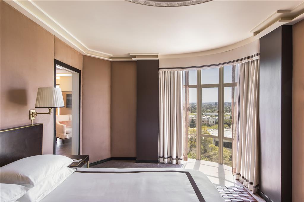 Sunset Tower Hotel - 3