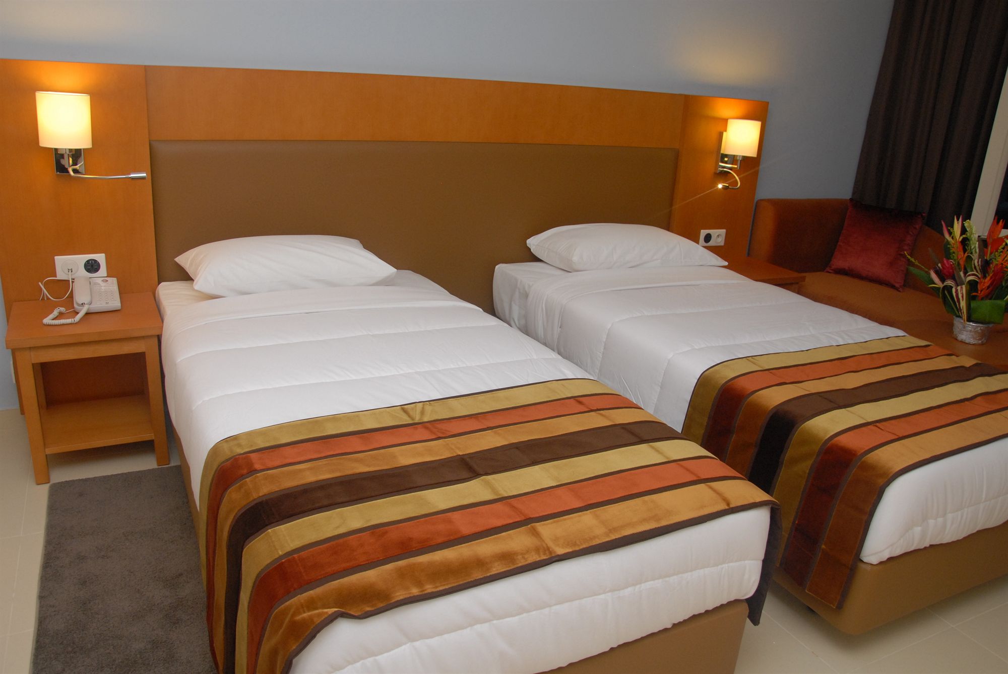 Hotel De La Plage - 2