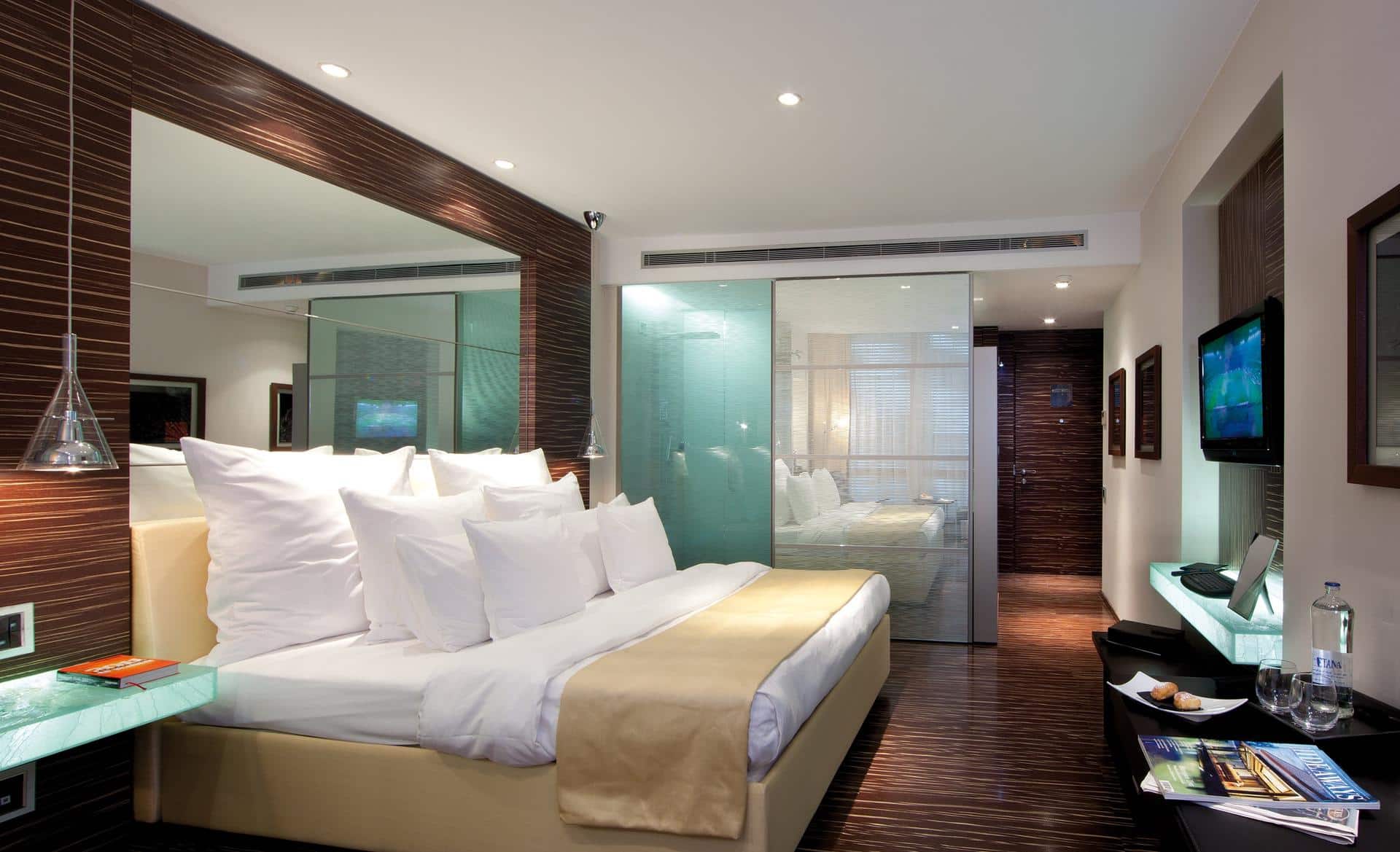 Romeo Hotel - 2