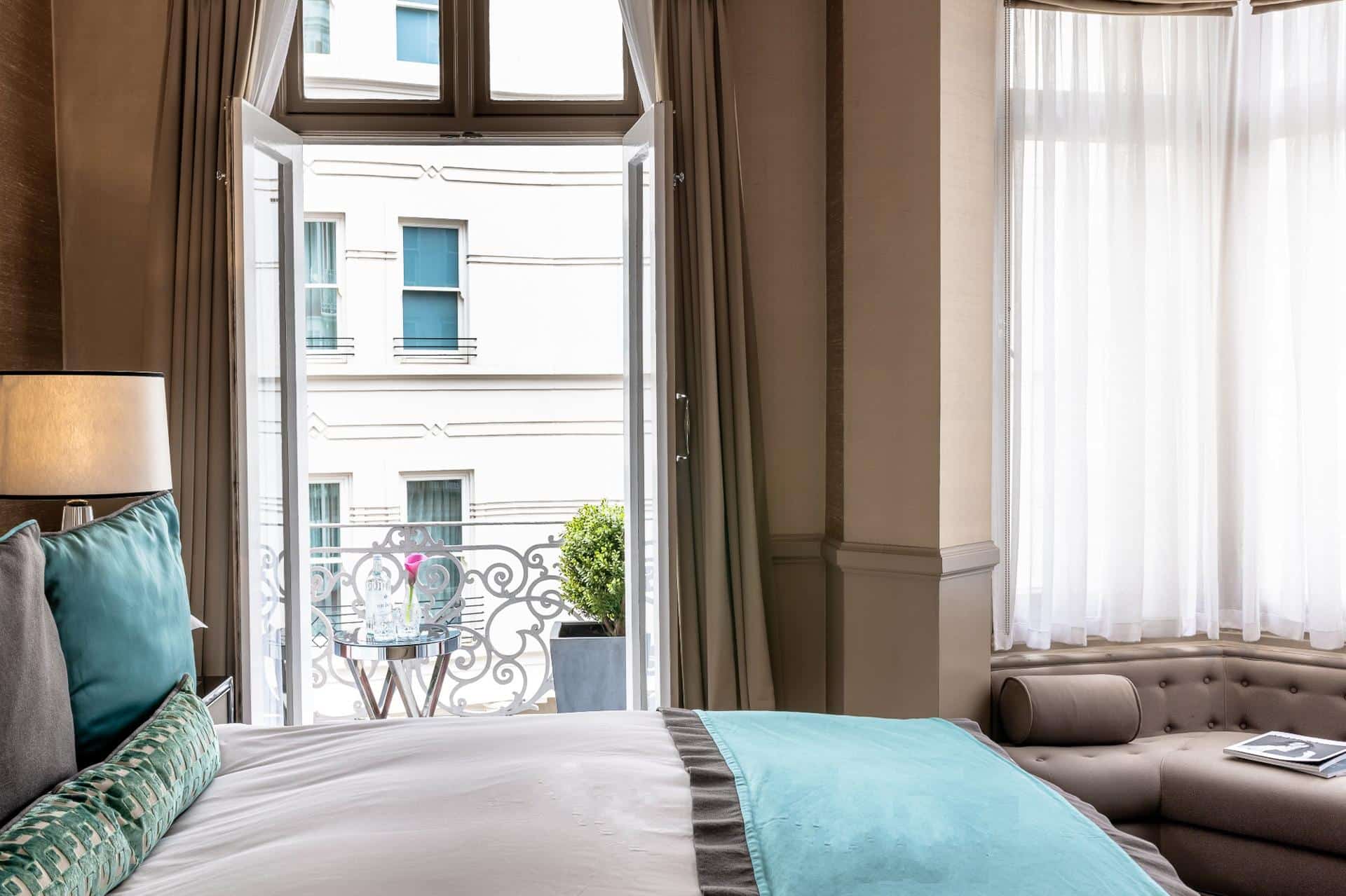 Mayfair Hotel - 4