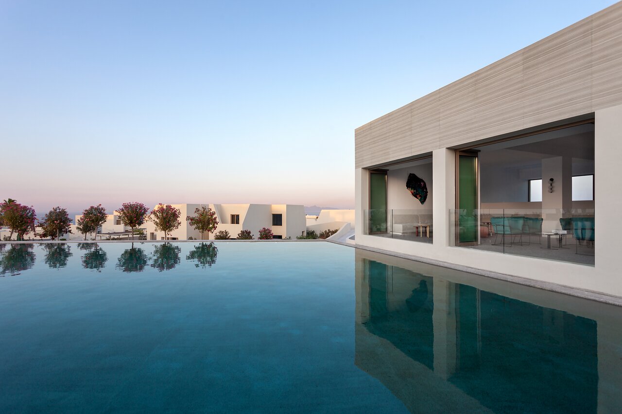 Nous Santorini - 1