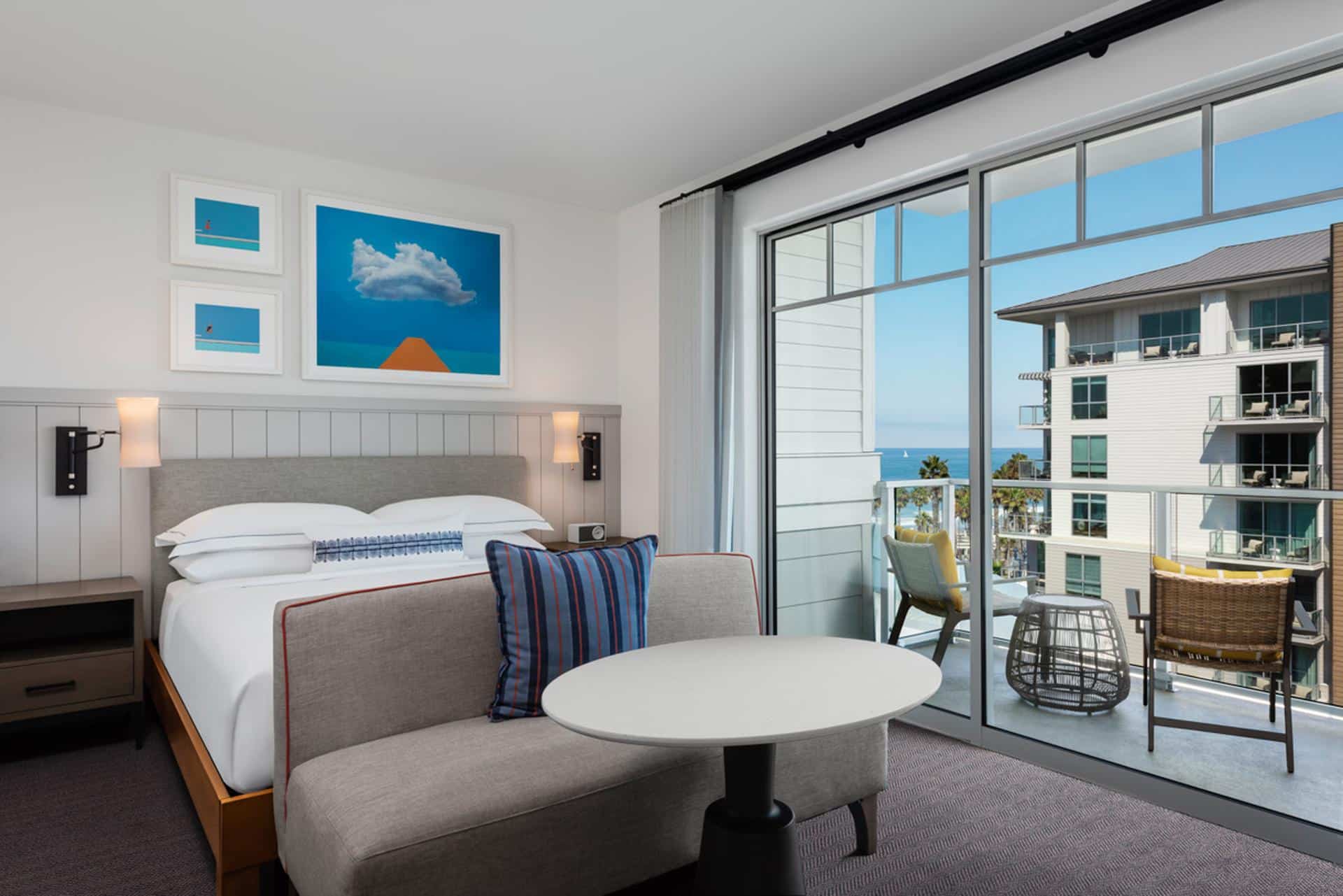 The Seabird Ocean Resort & Spa - 3